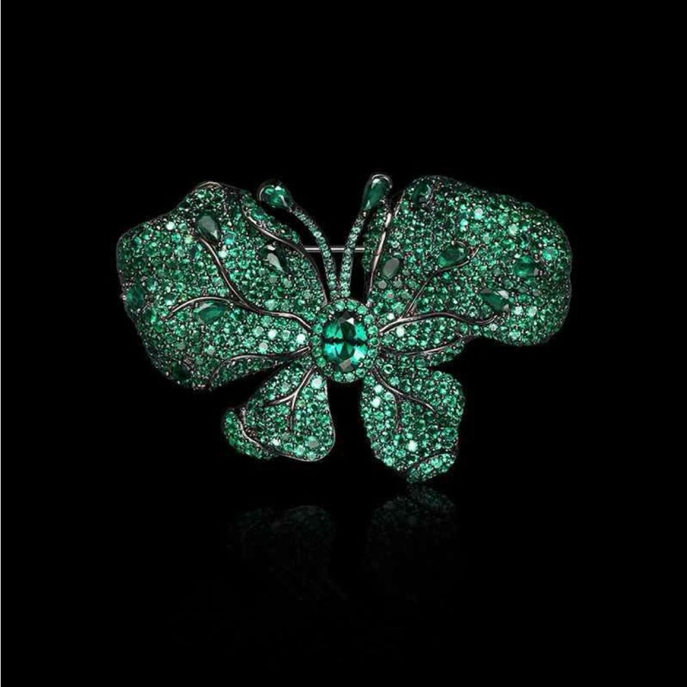 Elegant Style Coordination Party Item Emerald Color Butterfly Motif Brooch